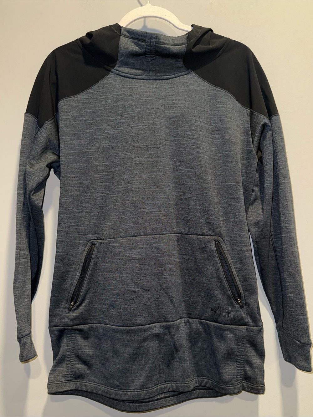 Hooded Long-Sleeve Pullover Sweatshirt - Gray/Black